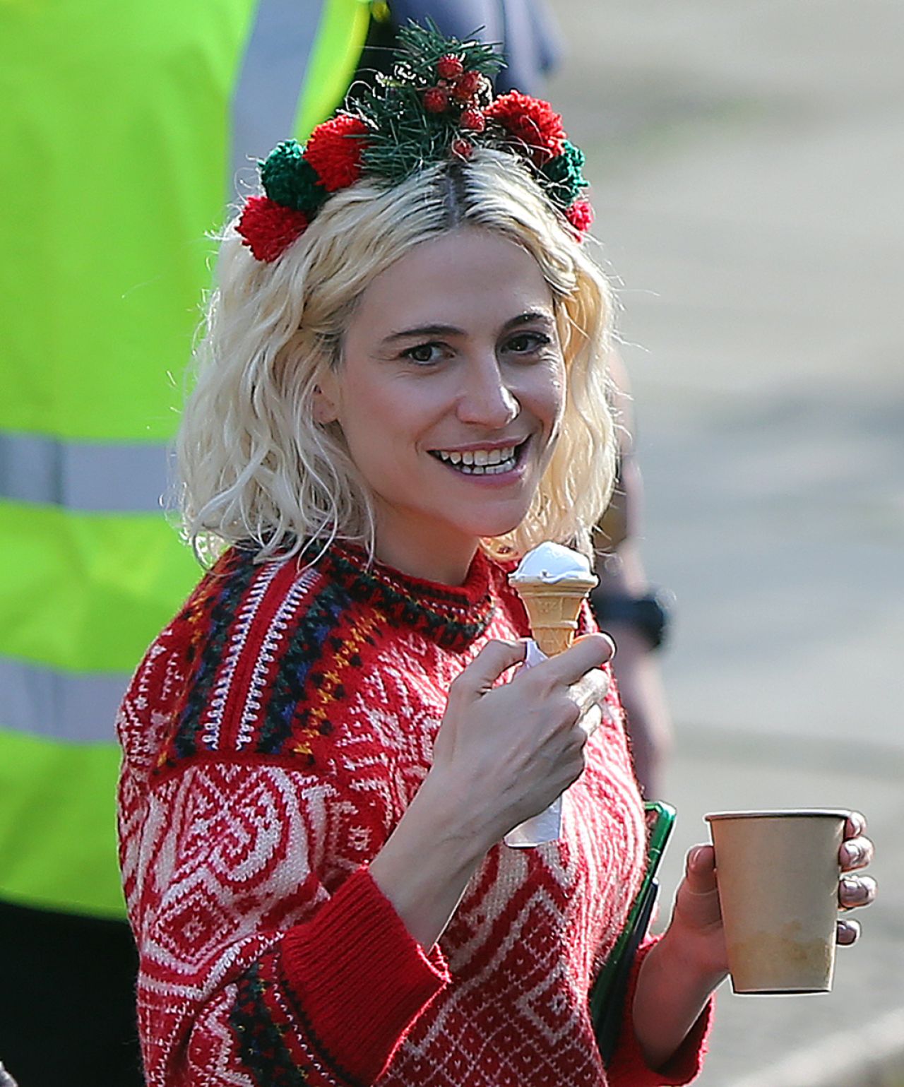 Pixie Lott Enjoys Ice Cream Break on a Hot Day in North London3